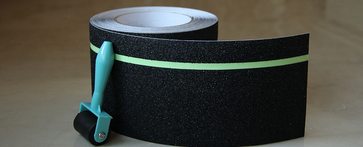 Anti Slip Tape with Glow in Dark Stripe with Roller